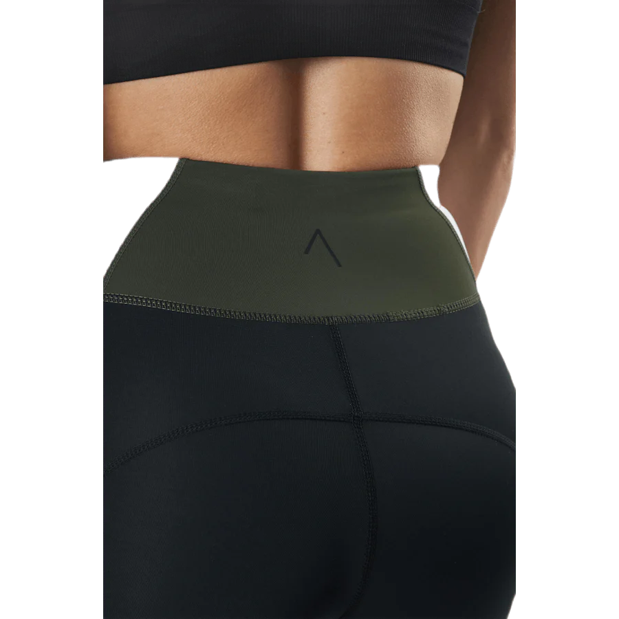 Shape Biker Shorts Green/Black - Image 4
