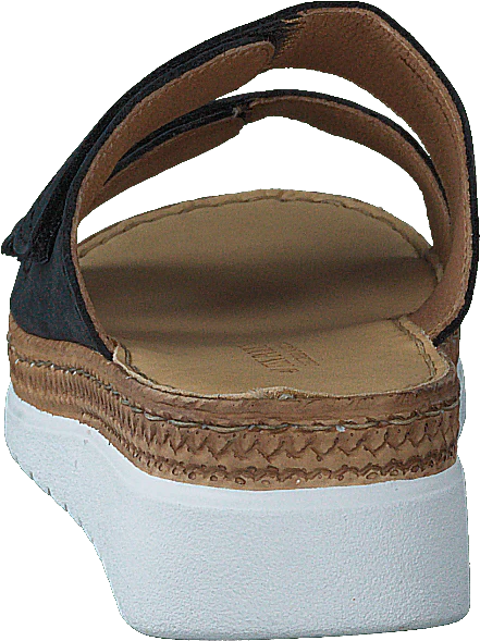 Malin Black - Image 5